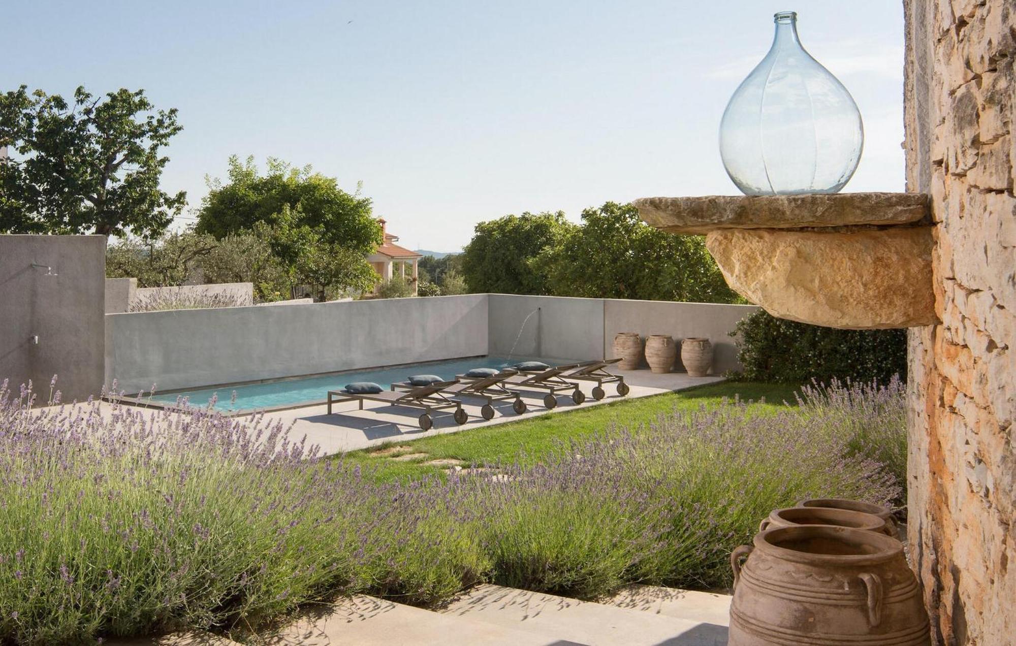 Cozy Home In Tinjan With Outdoor Swimming Pool Exterior foto