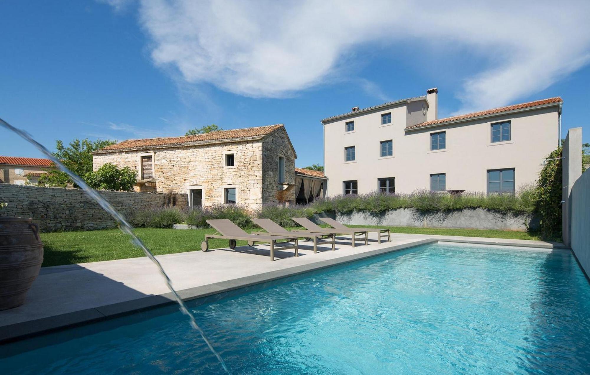 Cozy Home In Tinjan With Outdoor Swimming Pool Exterior foto